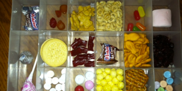 Happy Friday: Creative Snack Organizer for Road Trips
