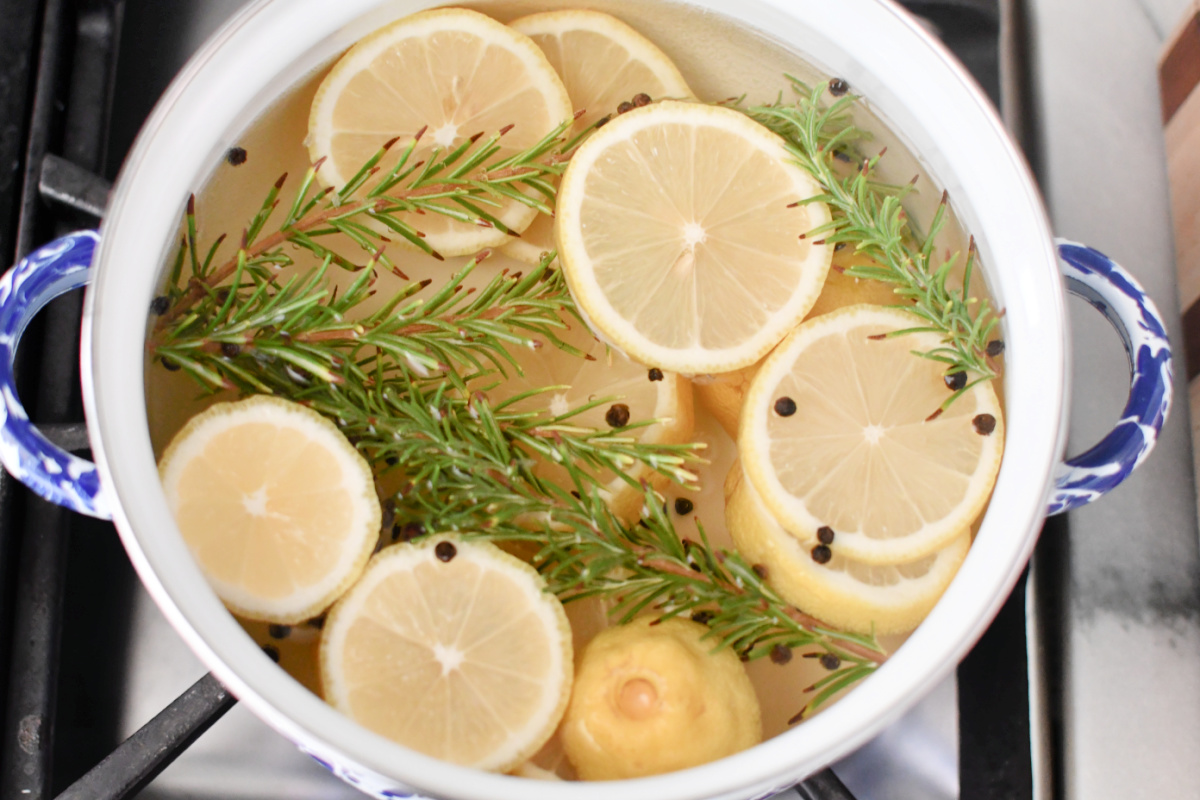 Make Your Home Smell Amazing with DIY Stovetop Potpourri Scents!