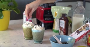 Video: How to Make a Starbucks Double Chocolaty Chip Frappuccino (No