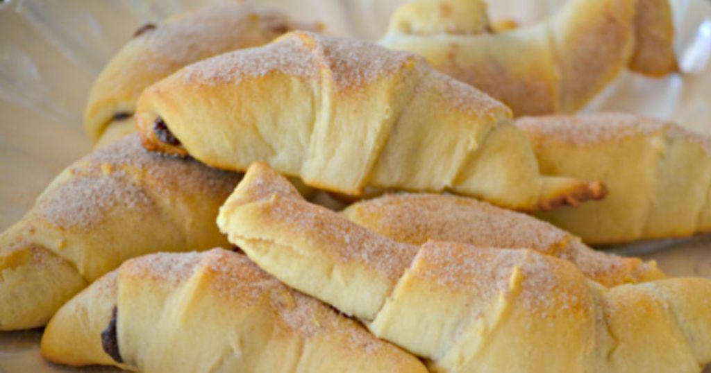 crescent rolls filled with nutella