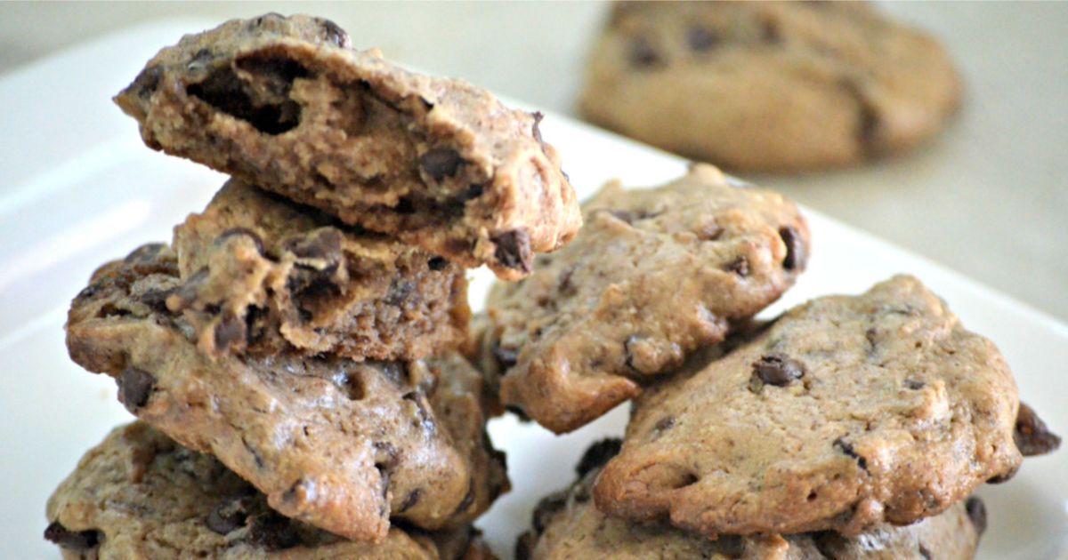 5 Ingredient Gluten-Free Chocolate Chip Cookies | Hip2Save