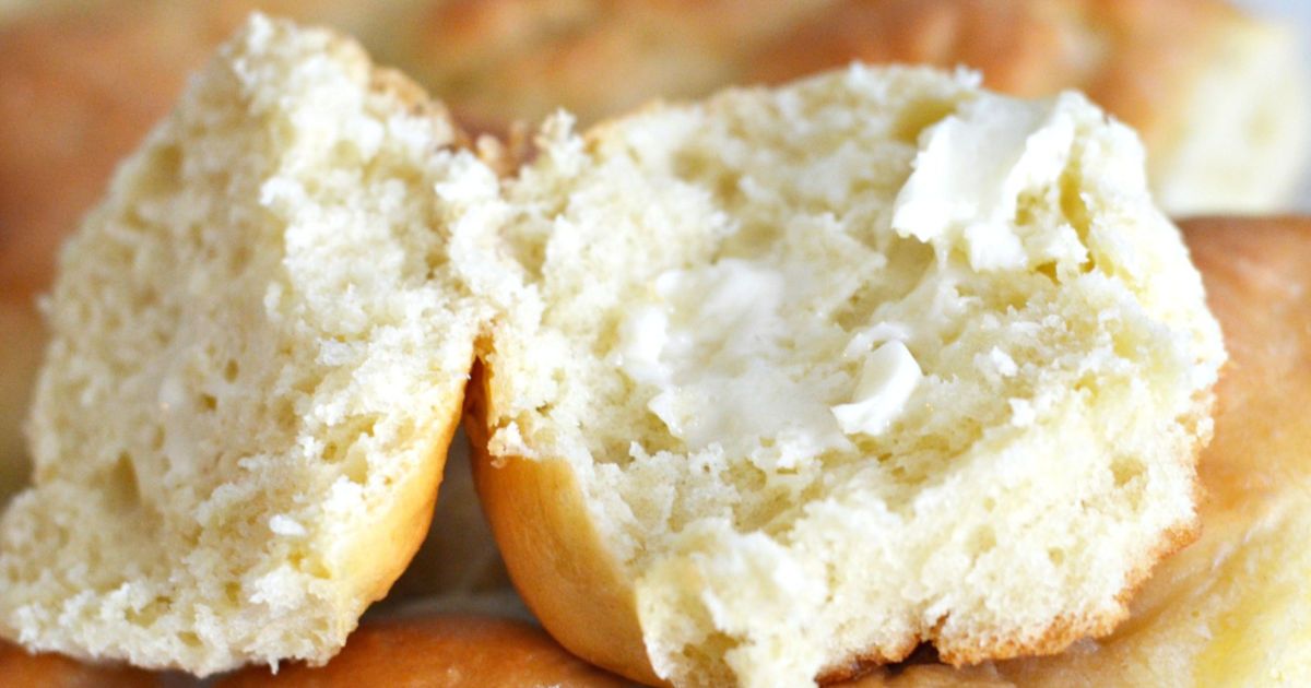 Easy Dinner Rolls Recipe | Hip2Save