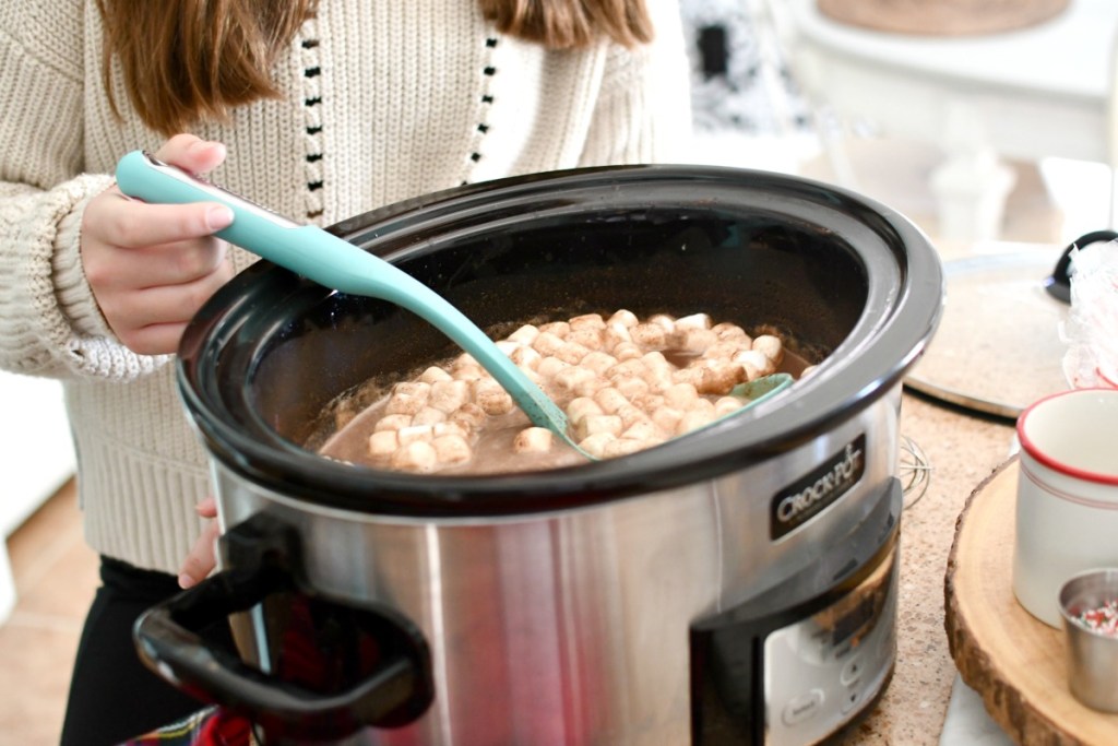 Crock Pot hot chocolate and marshmallows