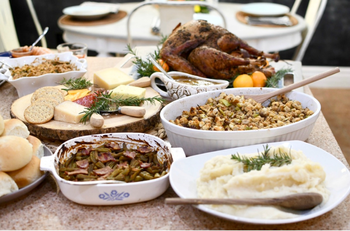 Amazon’s $25 Thanksgiving Meal for 5 Just Dropped – Turkey, Sides, Pie and More