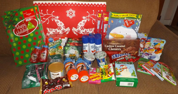 Top 10 unadvertised dollar general deals! Dollar General: Christmas Items Only 25¢ Each • Hip2Save