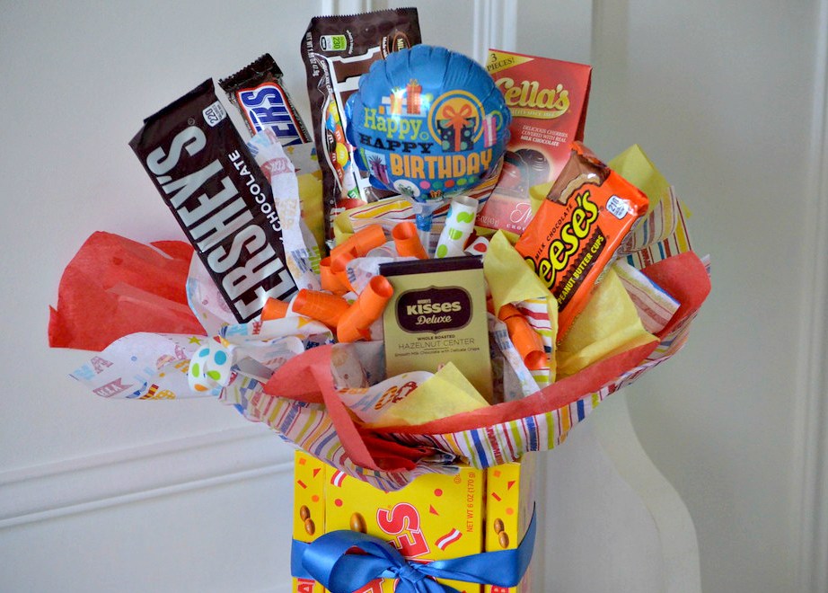 Make a Valentines Candy Bouquet Using Dollar Tree Supplies!