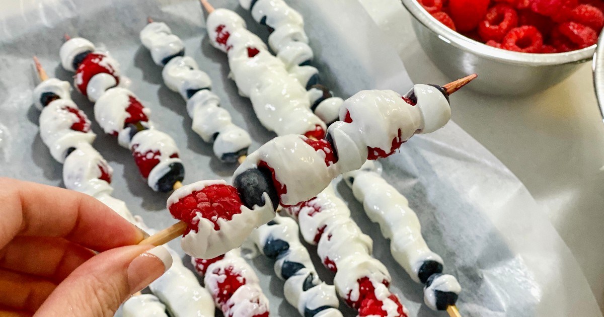 Frozen Yogurt Fruit Kabobs | Easy 2-Ingredient Recipe - Hip2Save
