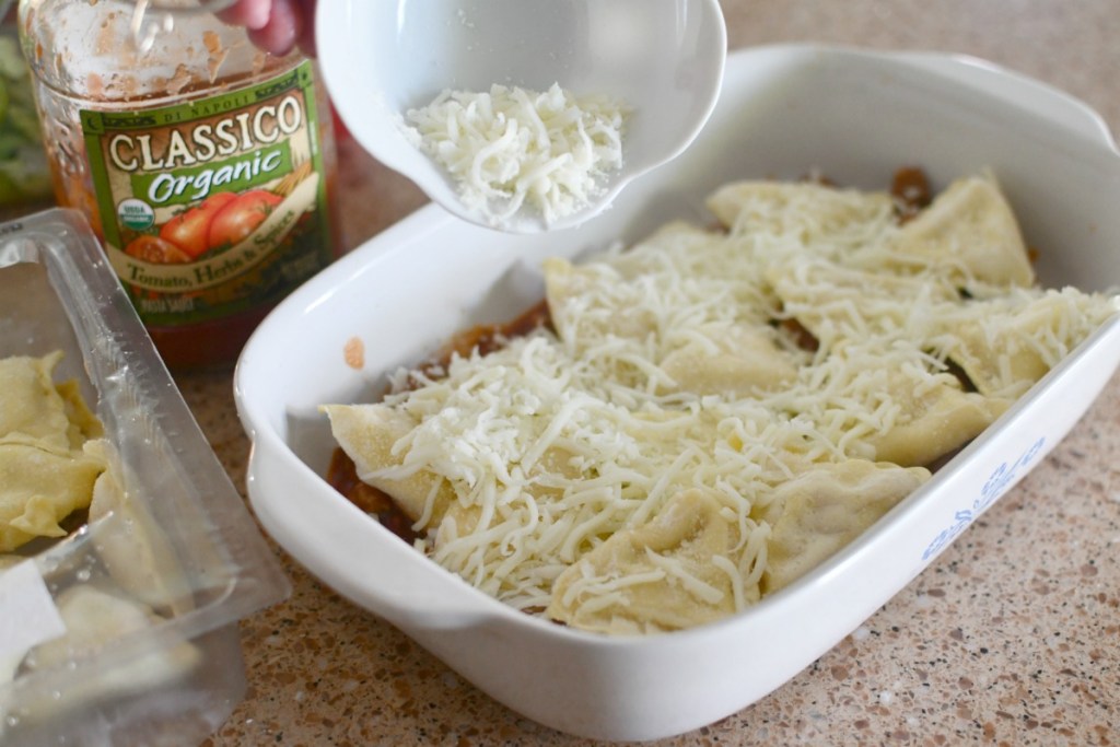making lasagna with raviolis