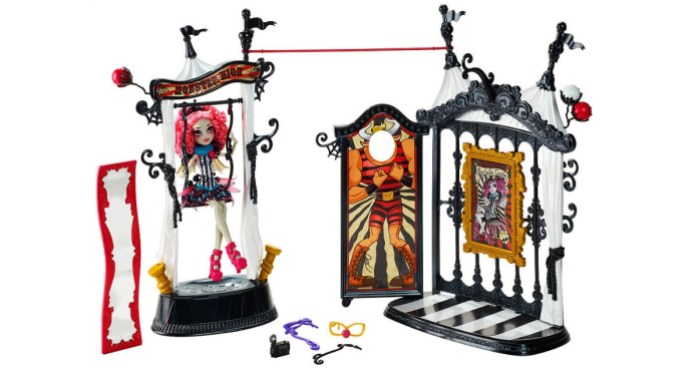 Monster High Freak du Chic Circus Scaregrounds & Rochelle Goyle Doll