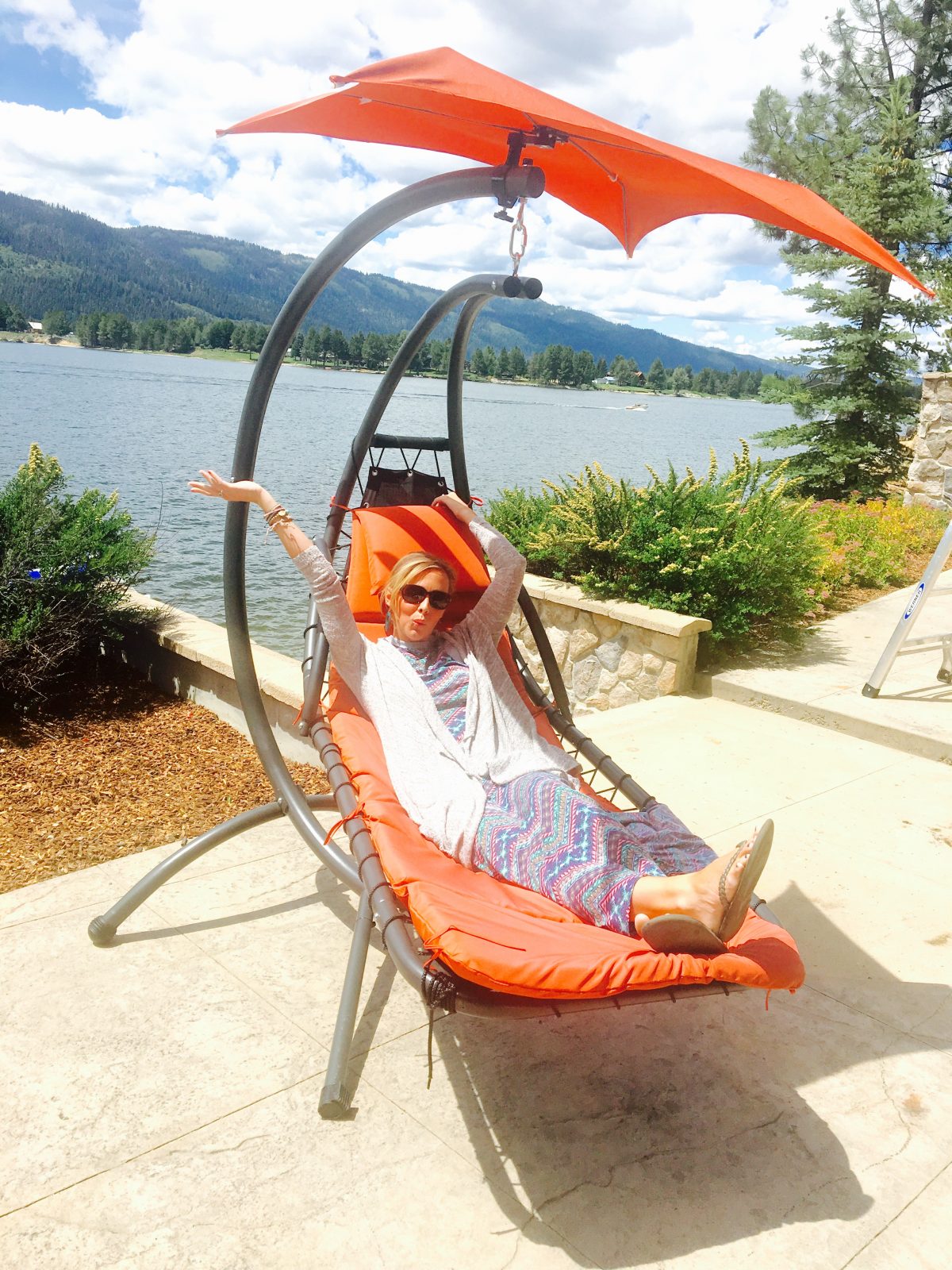 Collin in Hanging Lounge Chair