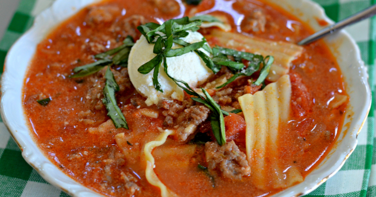 This Easy Lasagna Soup Recipe Is The Perfect Winter Comfort Food