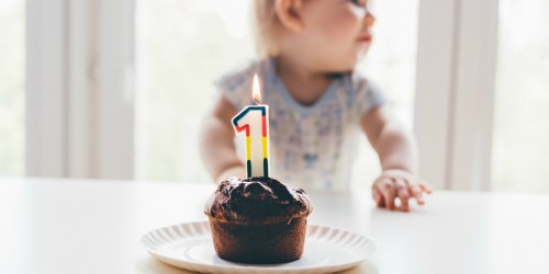 These Stores Offer FREE Smash Cakes for Your Baby’s First Birthday (Additional Purchase Required)