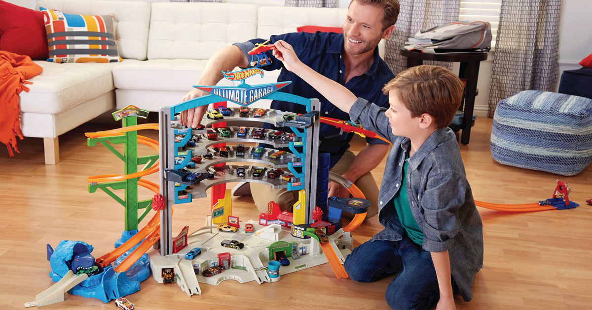 hot wheels ultimate garage playset with attack shark spiral ramp