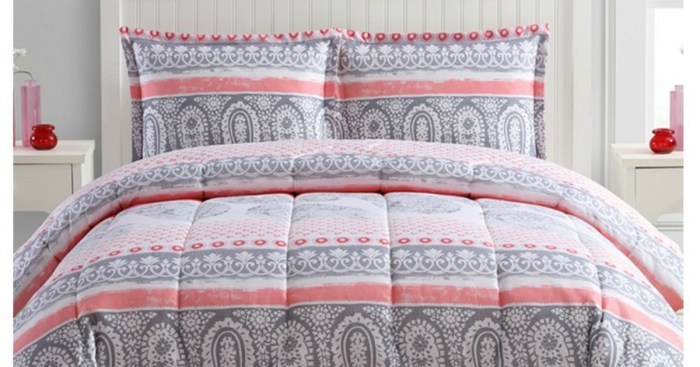 Macy&#39;s: 3-Piece Full/Queen Comforter Sets Only $17.99 (Regularly $80) + More - Hip2Save