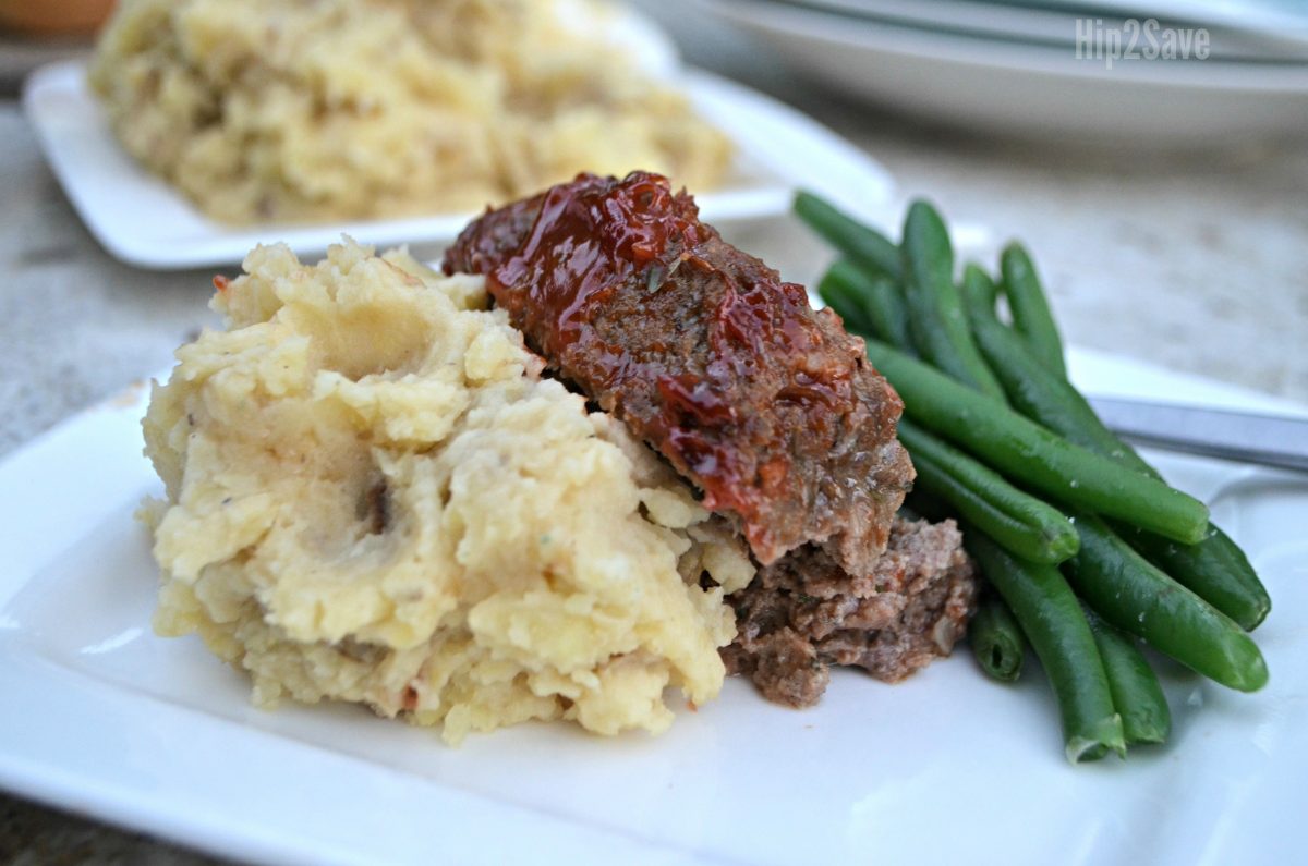 plate with meatloaf, mashed potatoes, and green beans