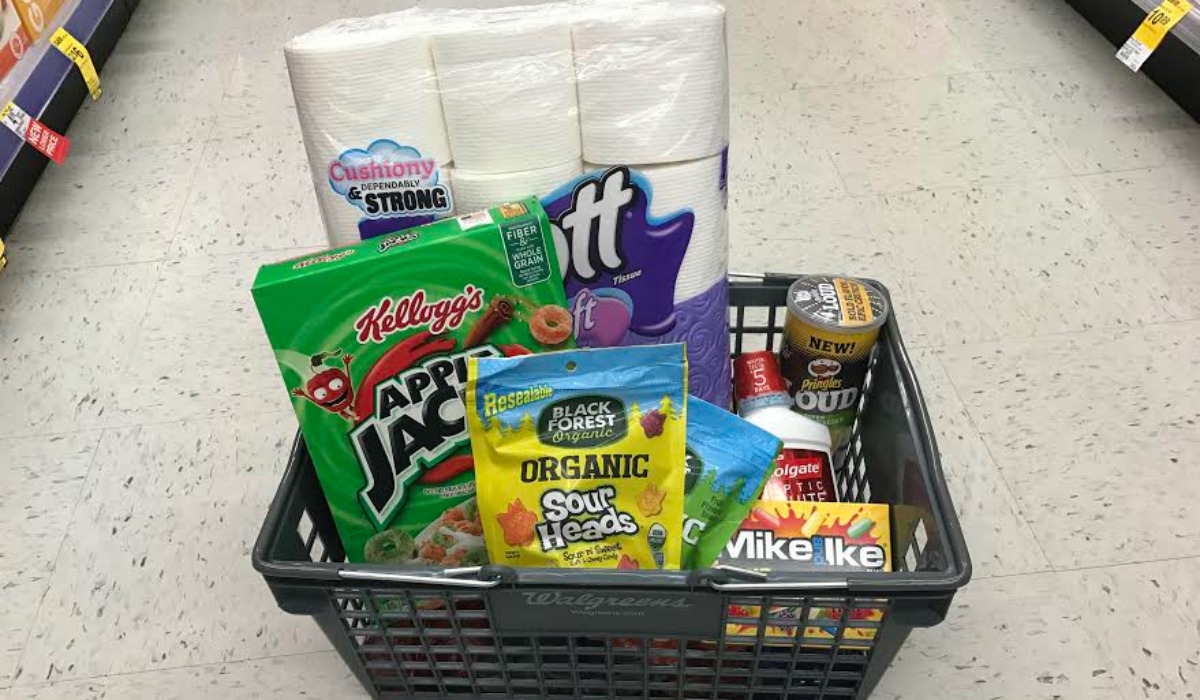 BEST Walgreens Deals Starting 6/25 FREE Candy, 99¢ Colgate