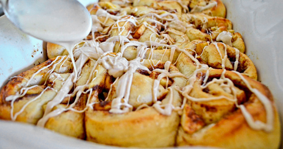 Easy Caramel Apple Cinnamon Rolls