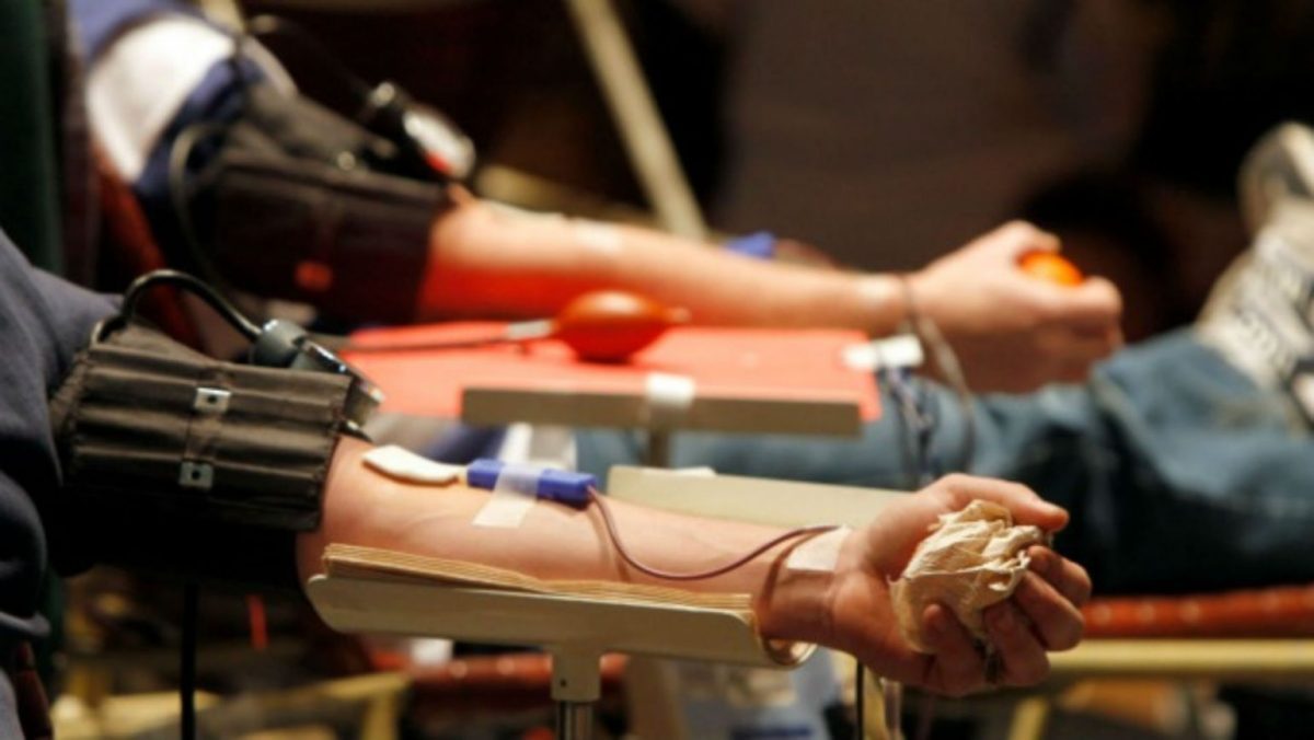 simple thoughtful ways to pay-it-forward in the new year – Donate Blood to help Hurricane victims