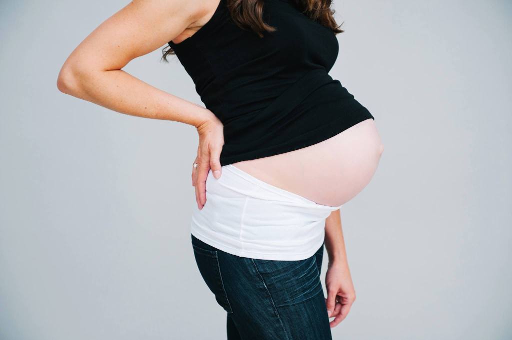 10 Ways to Save on Maternity Clothes for Your Baby Bump