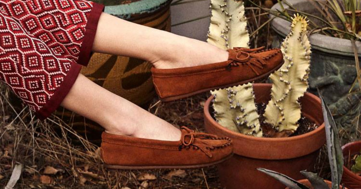 minnetonka moccasins sandals