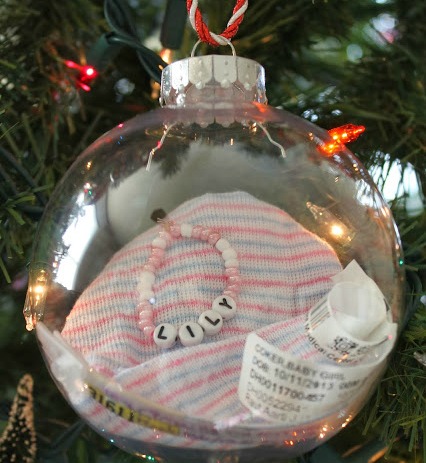 15 Inspiring Ways To Dress Up Dollar Tree Clear Ball Christmas