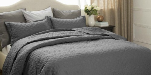 Amazon: Bedsure Solid Quilt Sets Just $19.59 Shipped (Great Reviews)