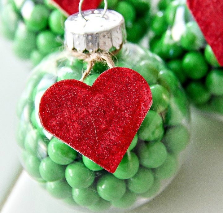 15 Inspiring Ways To Dress Up Dollar Tree Clear Ball Christmas Ornaments Hip2save