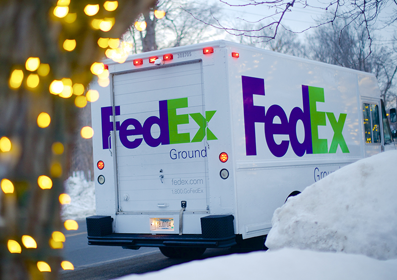 Five Holiday Shipping Tips From a FedEx Driver - Hip2Save