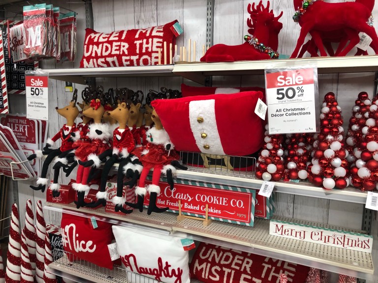 Michaels: Up To 60% Off Off Christmas Decor & Trees