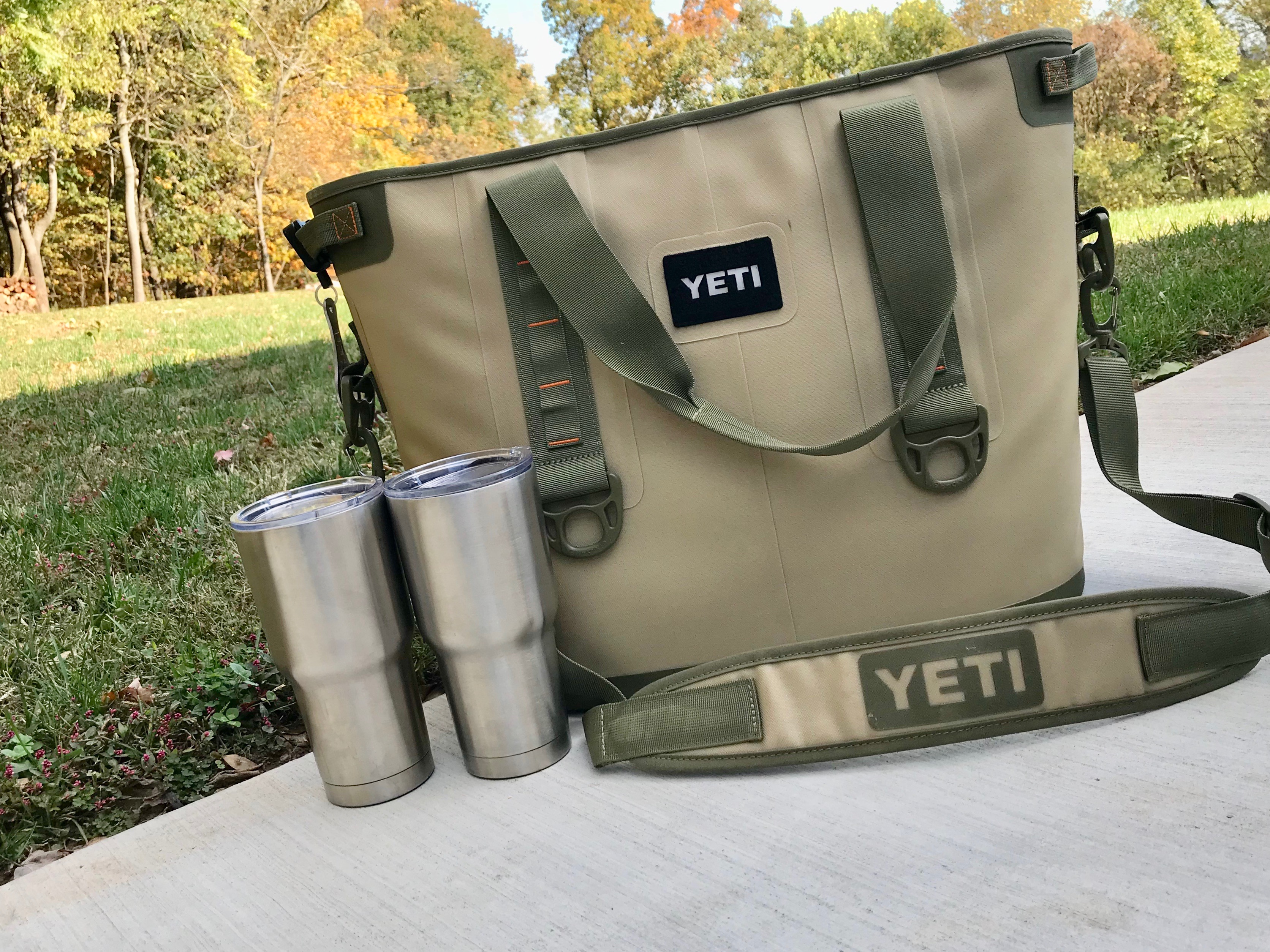 YETI Bundle with tote and insulated cups