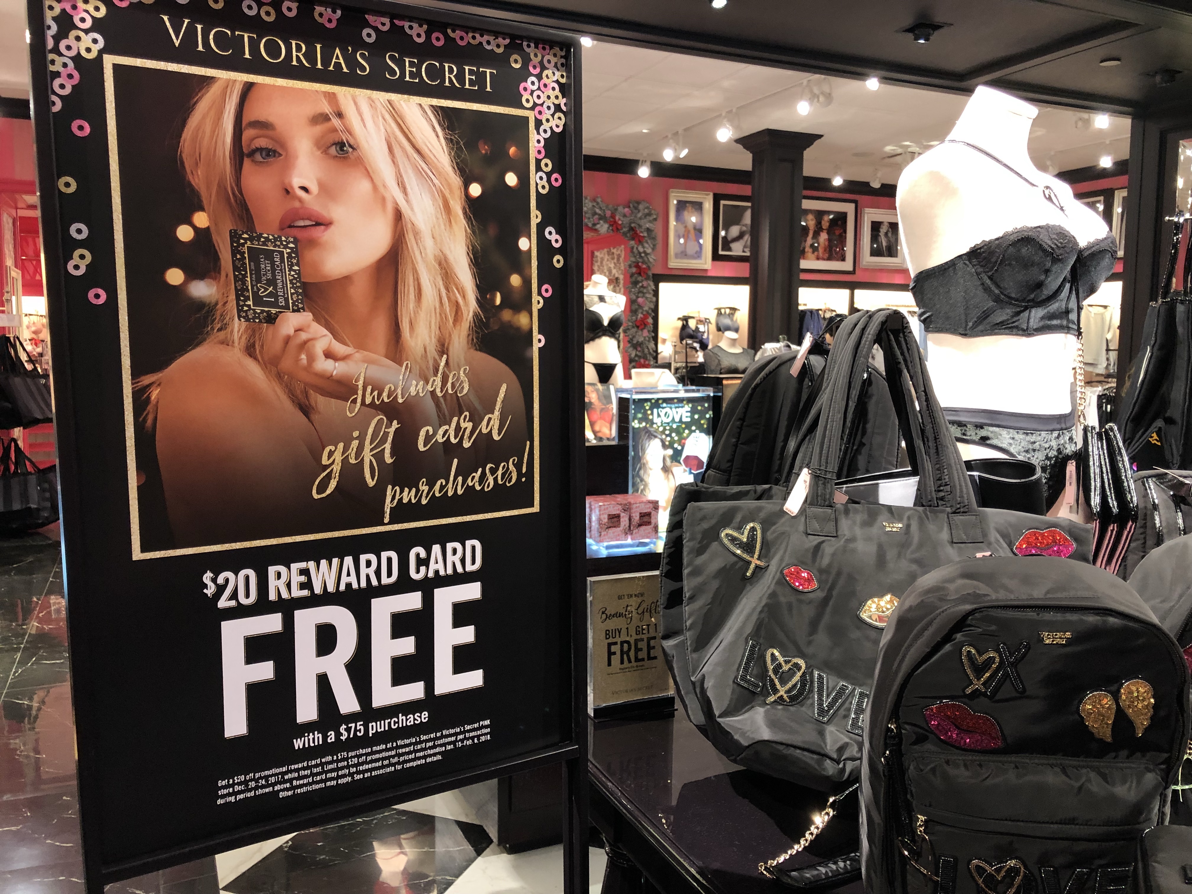 victoria secret holiday reward card