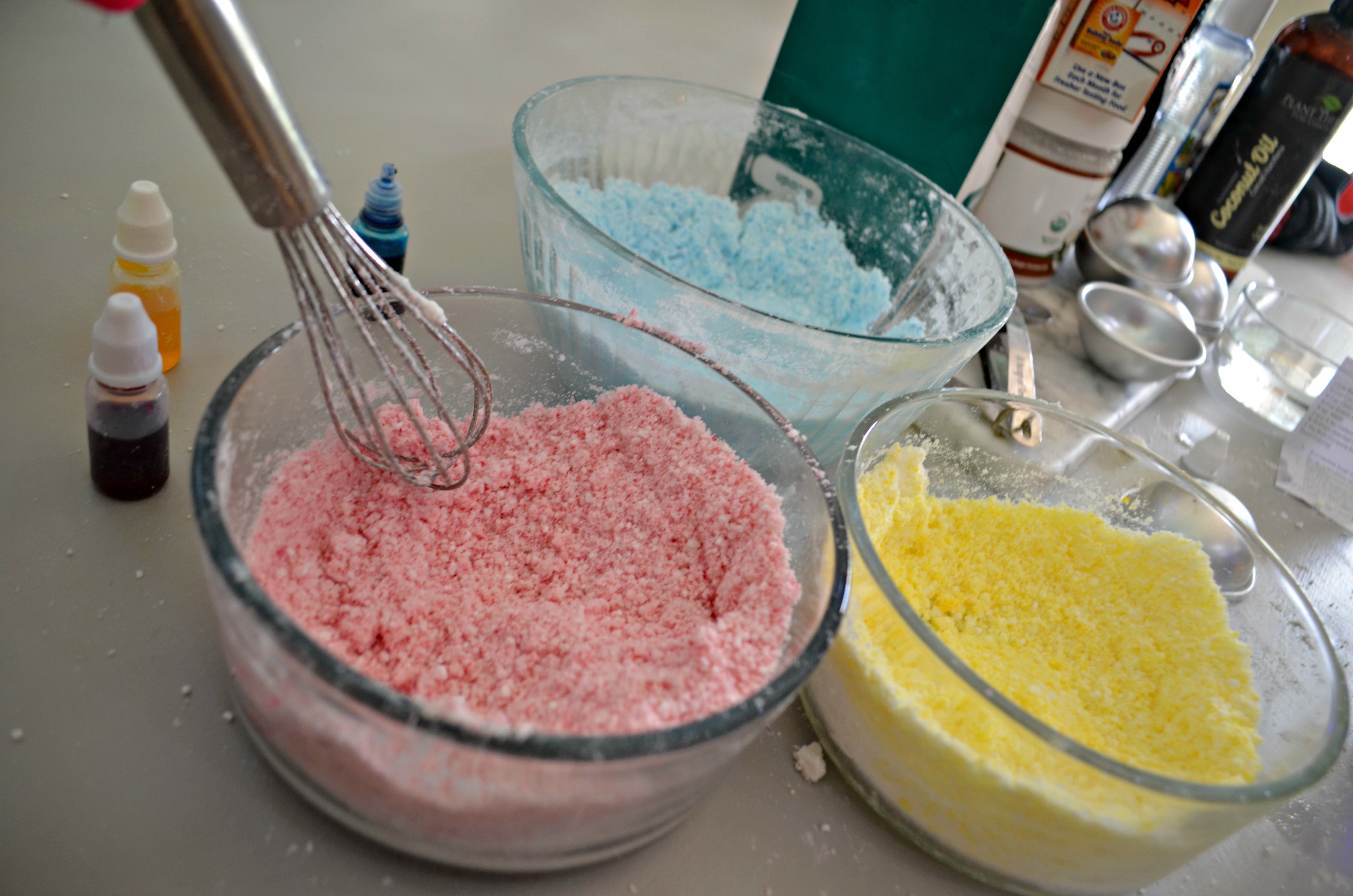 Love Lush? These DIY Bath Bombs Will Make You (and Your Wallet) Happy