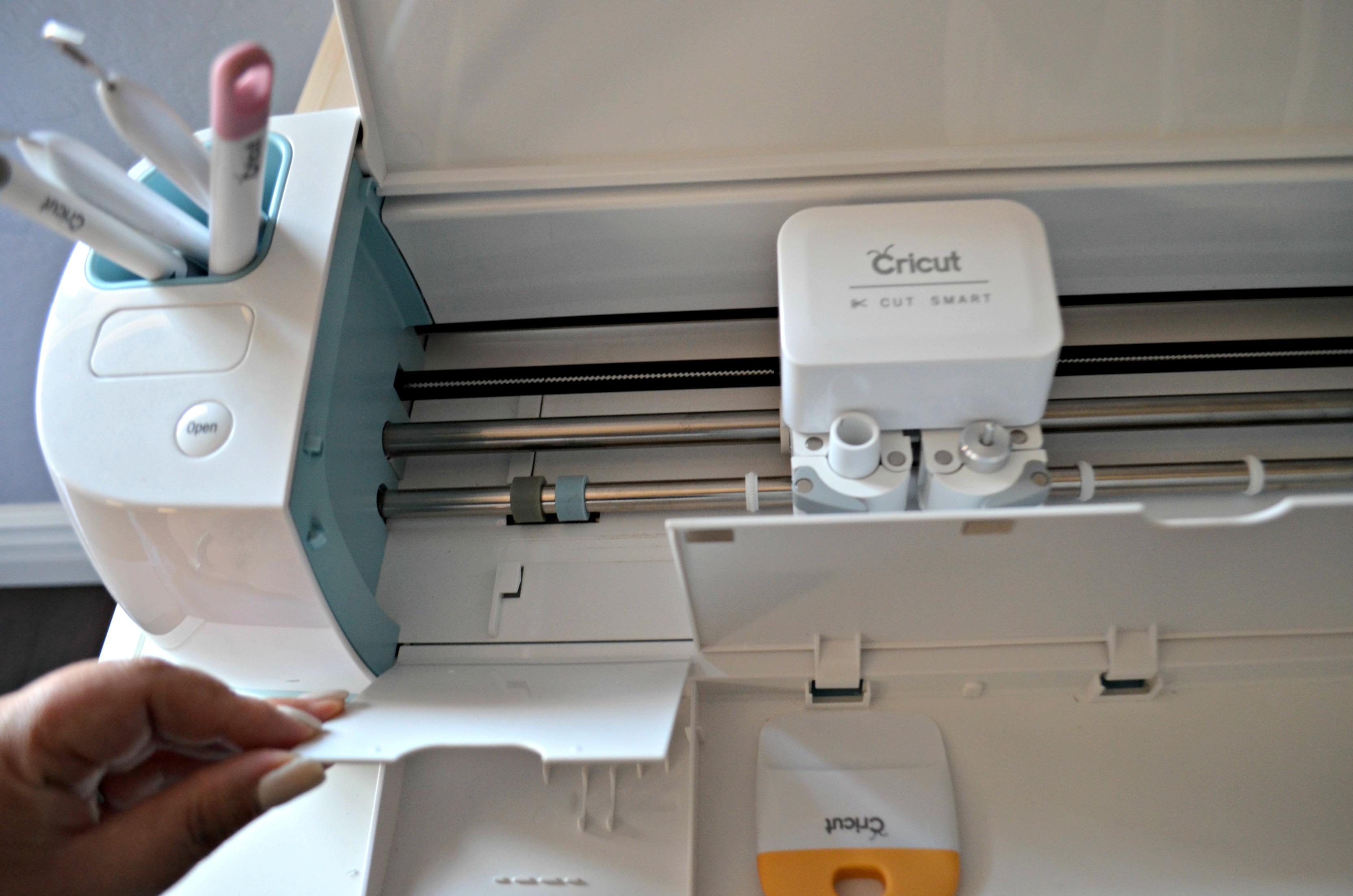 Cricut vs. Silhouette What's the Difference Between These Machines?