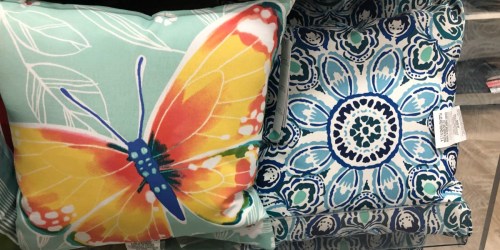 Kohl’s Cardholders: SONOMA Indoor/Outdoor Throw Pillows Only $6.99 Shipped (Regularly $20)