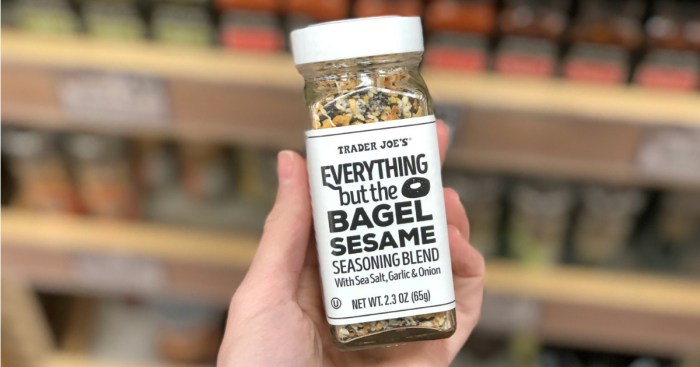 Trader Joes Everything But The Bagel Sesame Seasoning Blend 2.3 oz 65 G - Pack of 4