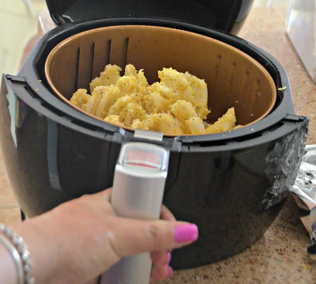 Air Fryer Blooming Onion (Outback Copycat Bloomin' Onion Recipe)