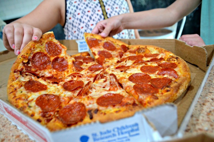 50% Off All Domino’s Pizzas Coupon Expires TONIGHT (Get a Large 1-Topping for Just $6.99!)