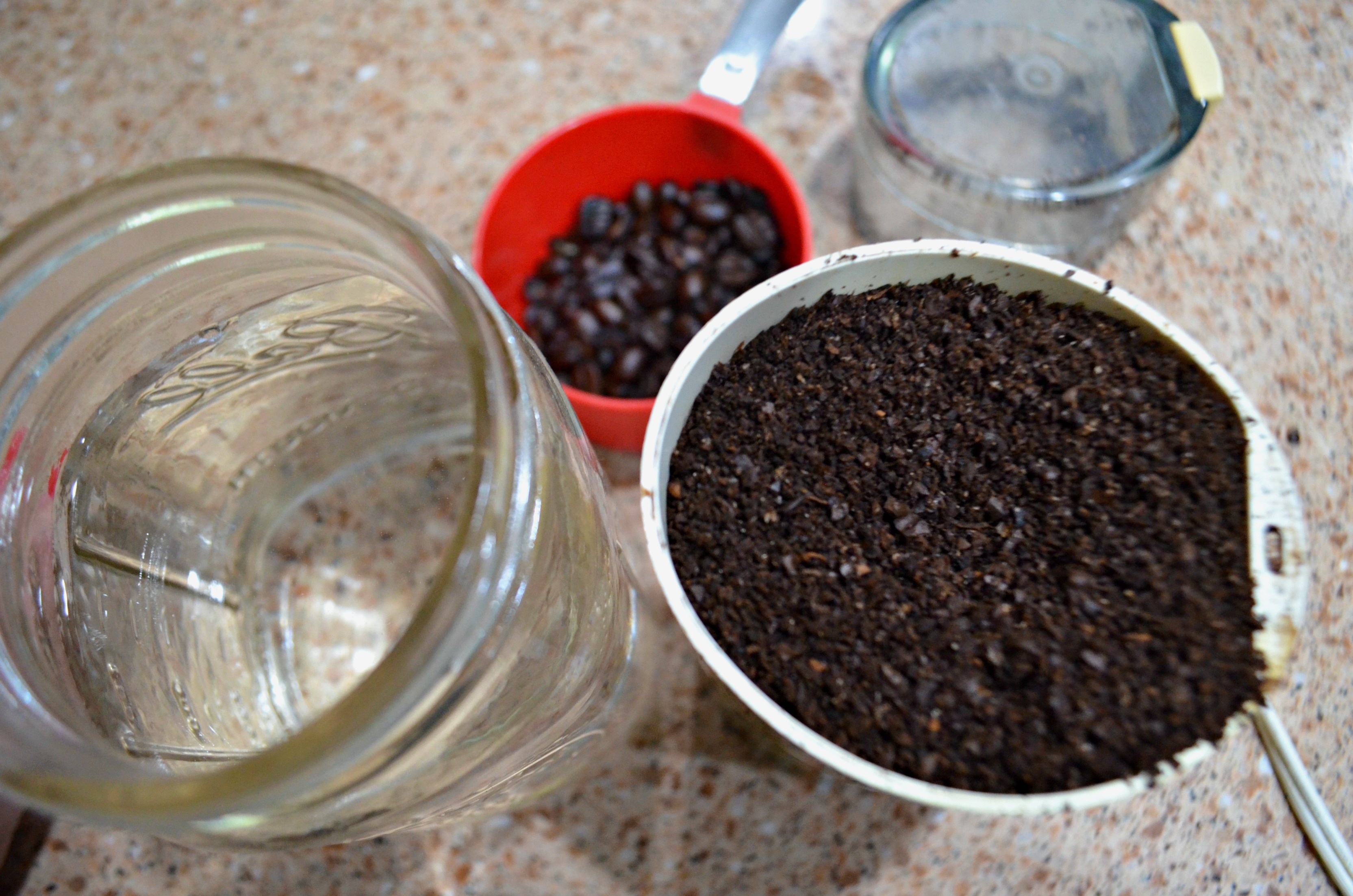 cold brew coffee making guide – water and ground coffee beans