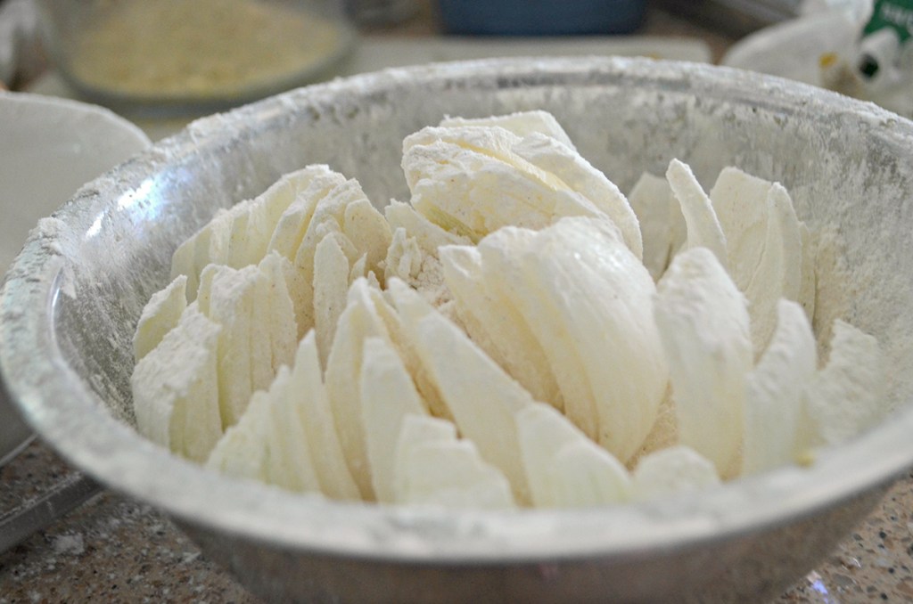 Air Fryer Blooming Onion (Outback Copycat Bloomin' Onion Recipe)