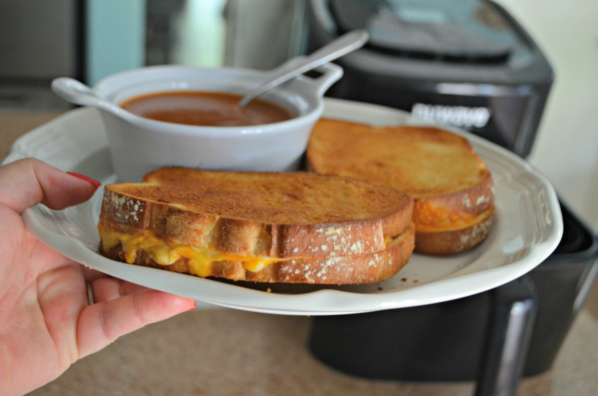 How to Make a Perfect Grilled Cheese Sandwich Using the Air Fryer