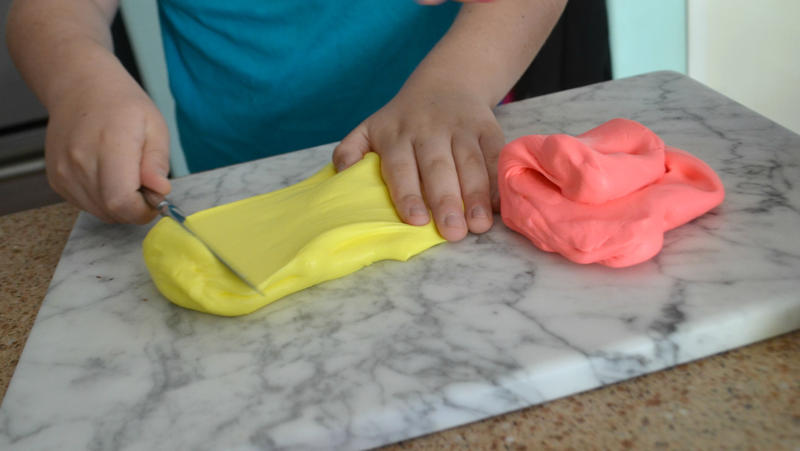 Make diy butter slime using clay – Two examples of the slime