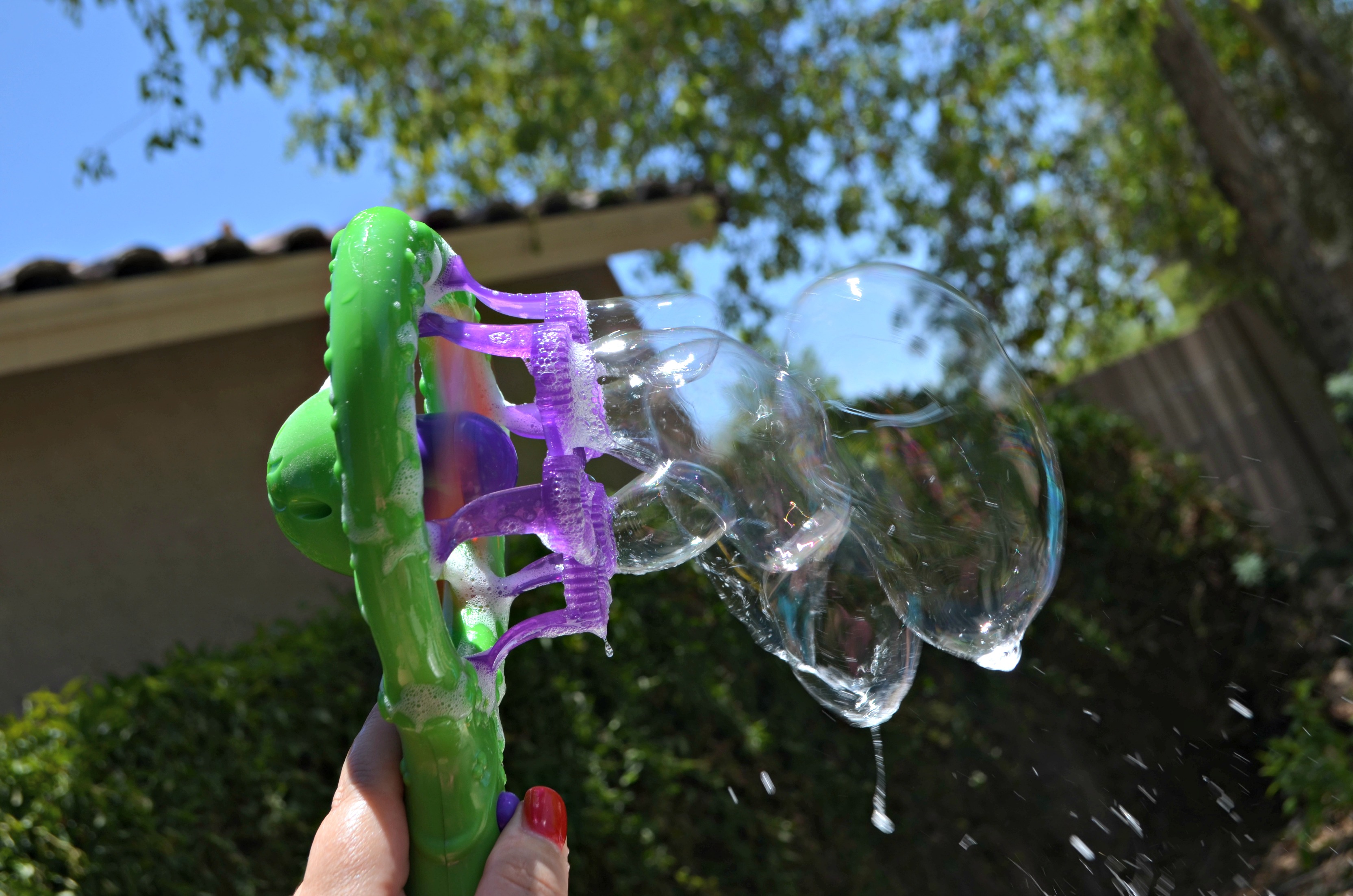 easy DIY Bubble Solution - bubbles