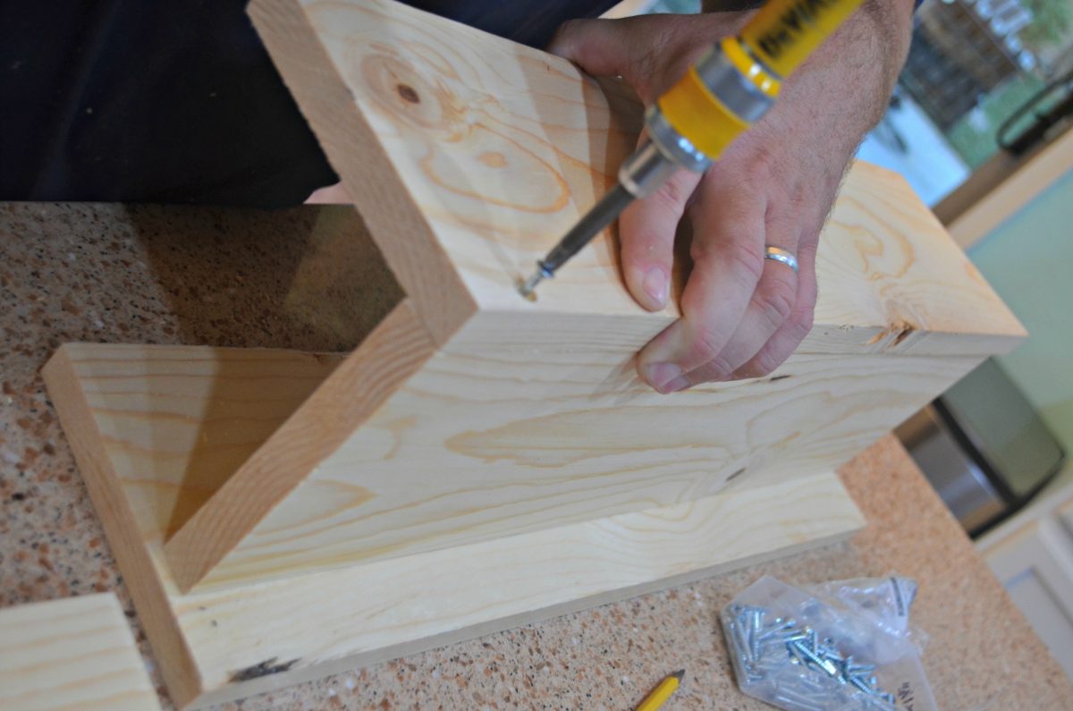 diy rustic farmhouse wood box centerpiece – assembling the box