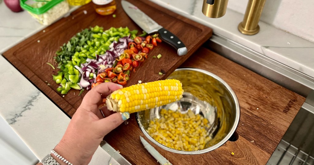 making easy summer corn salad