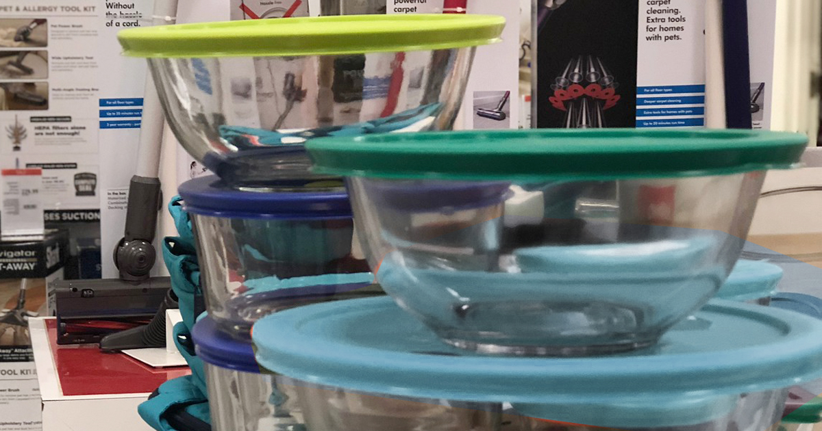 pyrex glassware dishes at the store