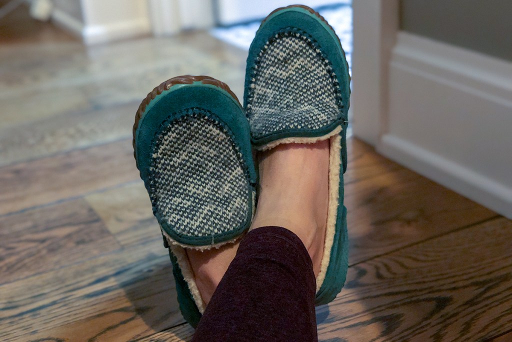 hip2save 10th birthday giveaway — sorel slippers