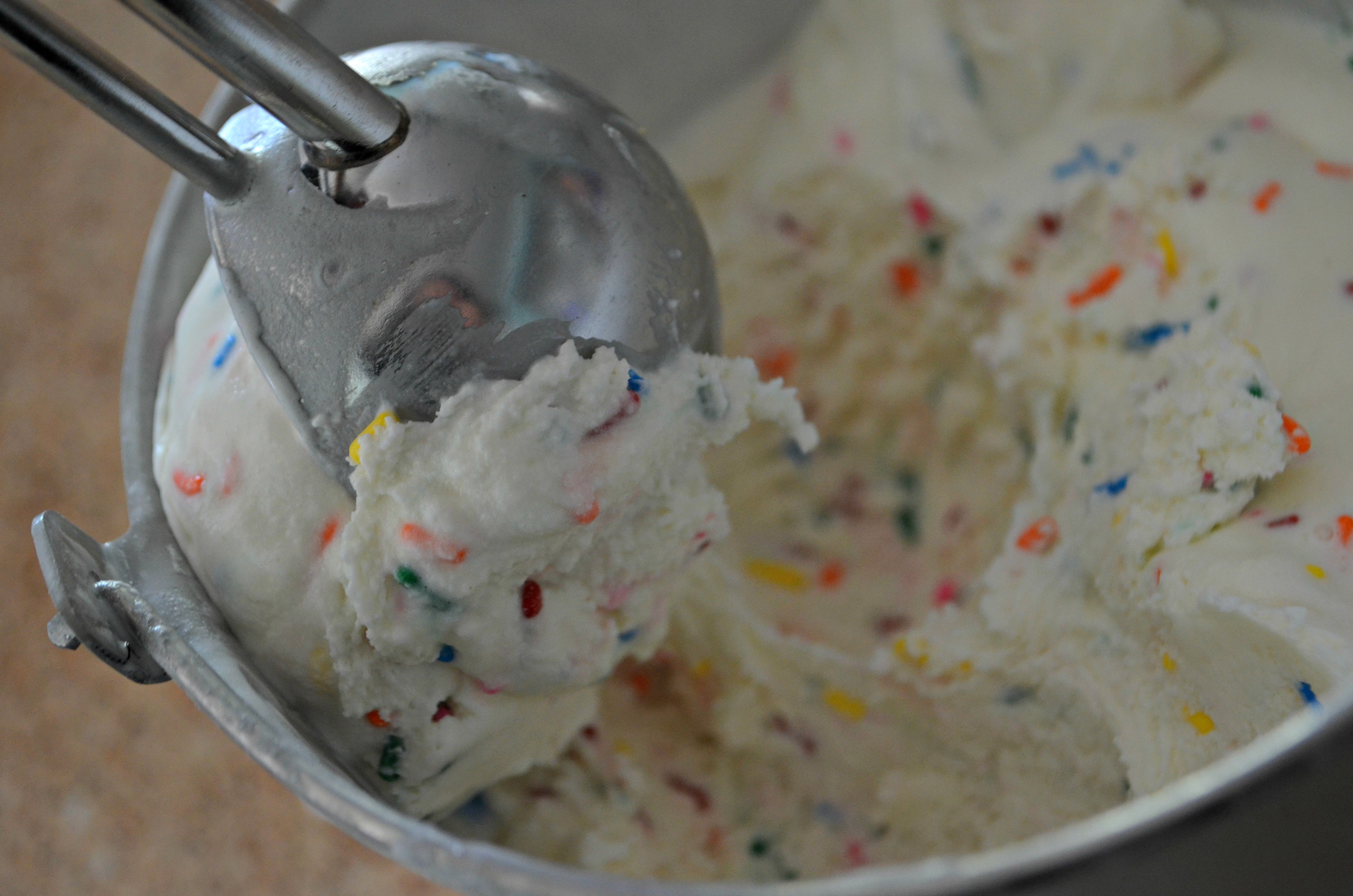homemade cake batter ice cream – Ice cream scoop scooping ice cream