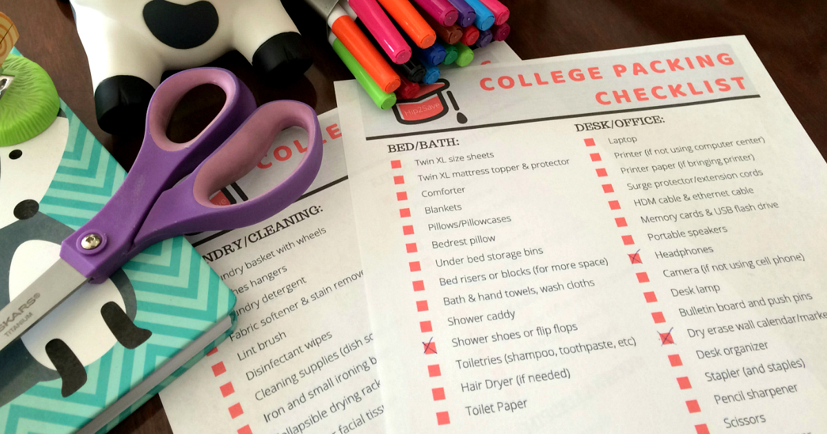 The Ultimate Dorm Room Essentials Checklist for College Students (+ Free Printable List!)