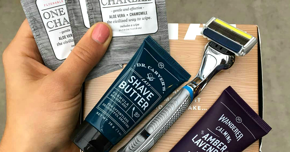 dollar shave club kit deal – example of what's inside a started kit including a razor and wipes