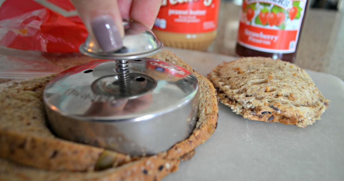 These school clever lunch box hacks are so easy – press and seal PB&J uncrustable maker